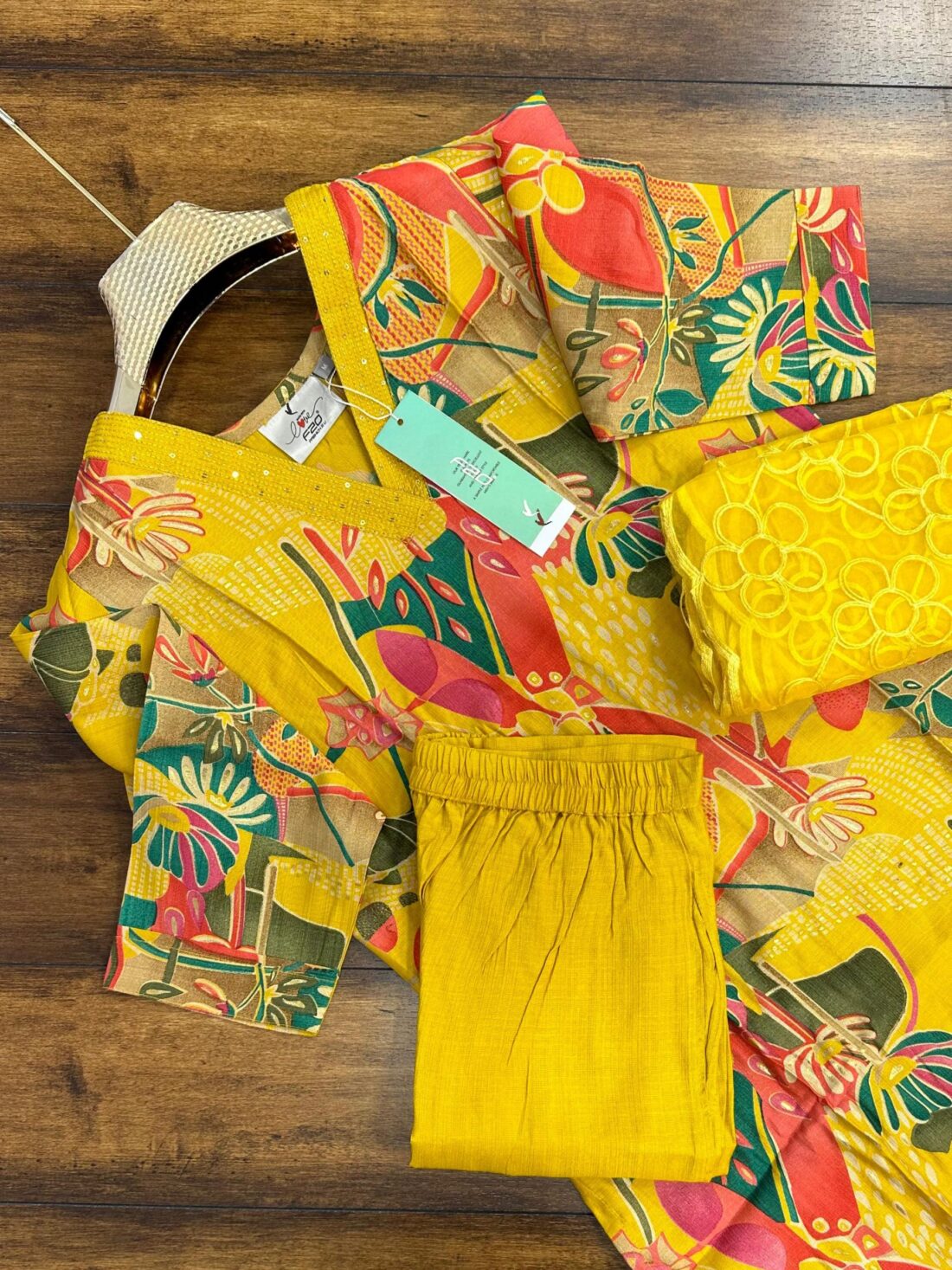 V Neck Vatican Silk Set - VS01